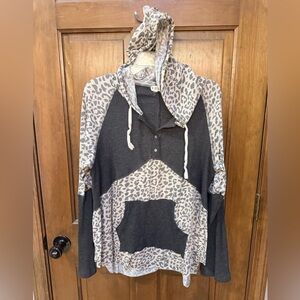 POL Leopard Print Hooded Pullover in Charcoal Gray